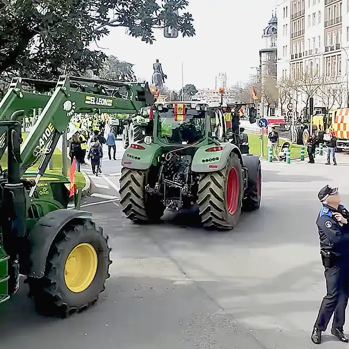 Natividad Jiménez López. AGRICULTORES Y GANADEROS NOS ALERTAN DE LA DERIVA QUE LLEV A LA ALIMENTACIO_N DE TODOS